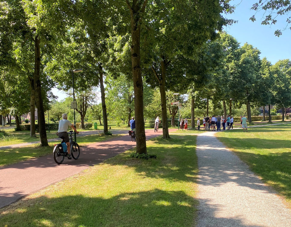 Radfahrweg und Gehsteig in einem Park, Fotocredit: Markus Monsberger/TU Graz